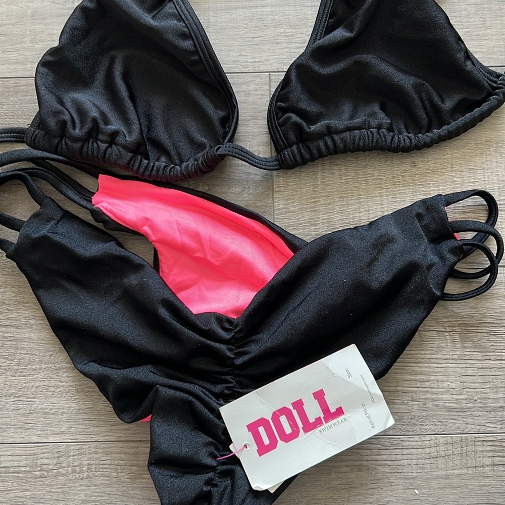Bikinis - Picture 6 of 8